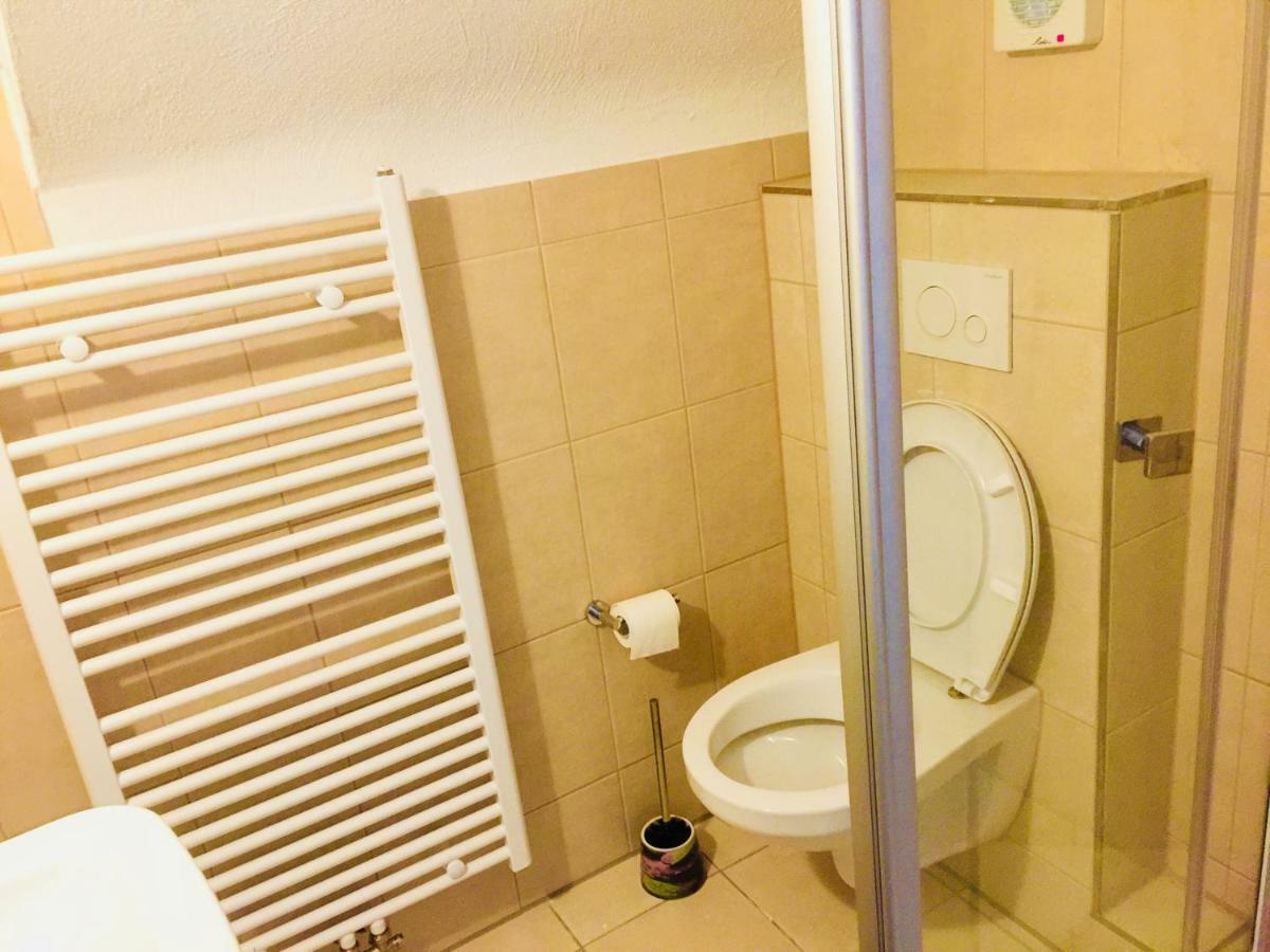 ホテル Gaststaette Lin Garden Untergruppenbach エクステリア 写真